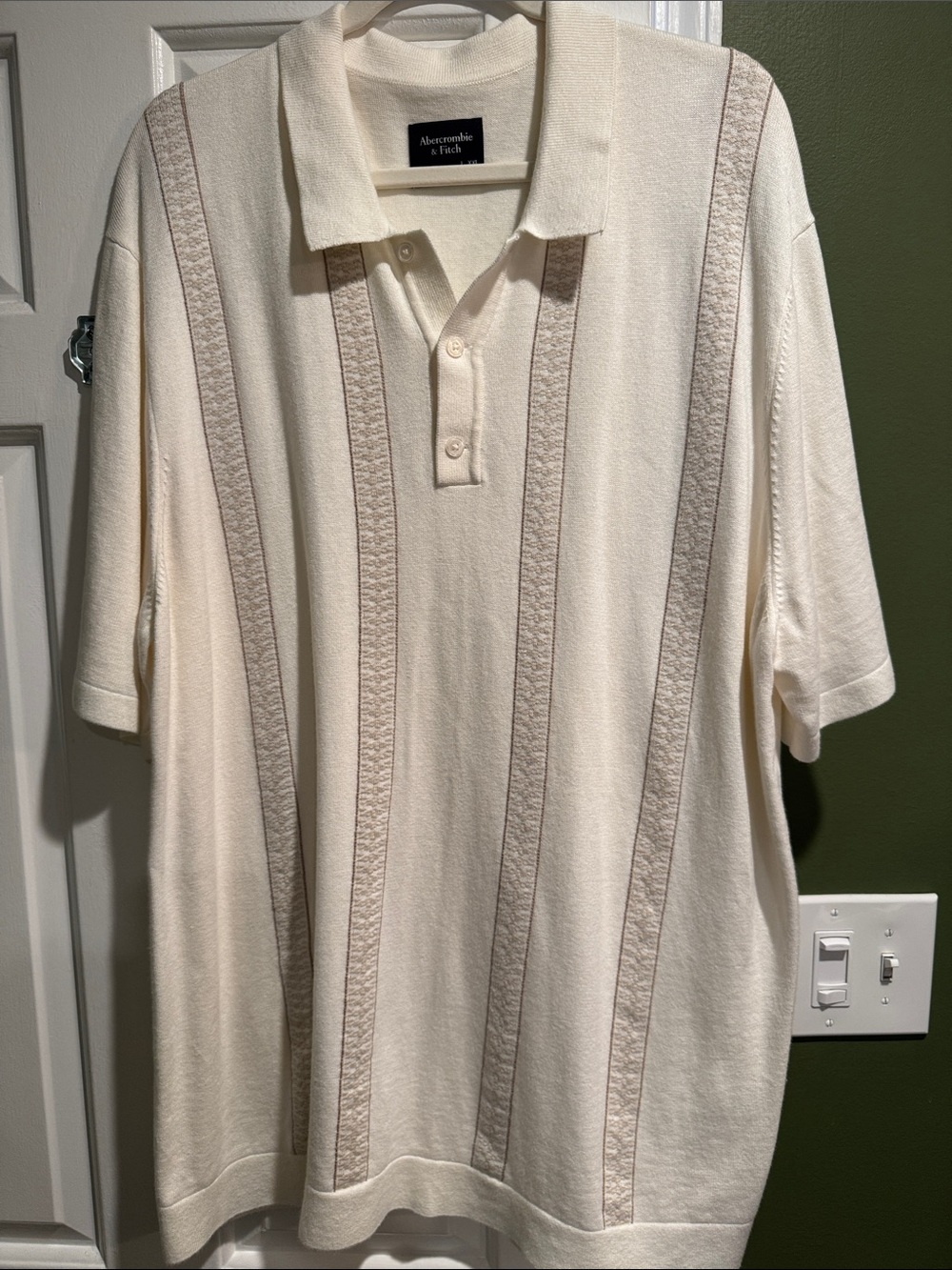 Abercrombie & Fitch Cream Knit Short-Sleeve Polo with Subtle Stripe Panels